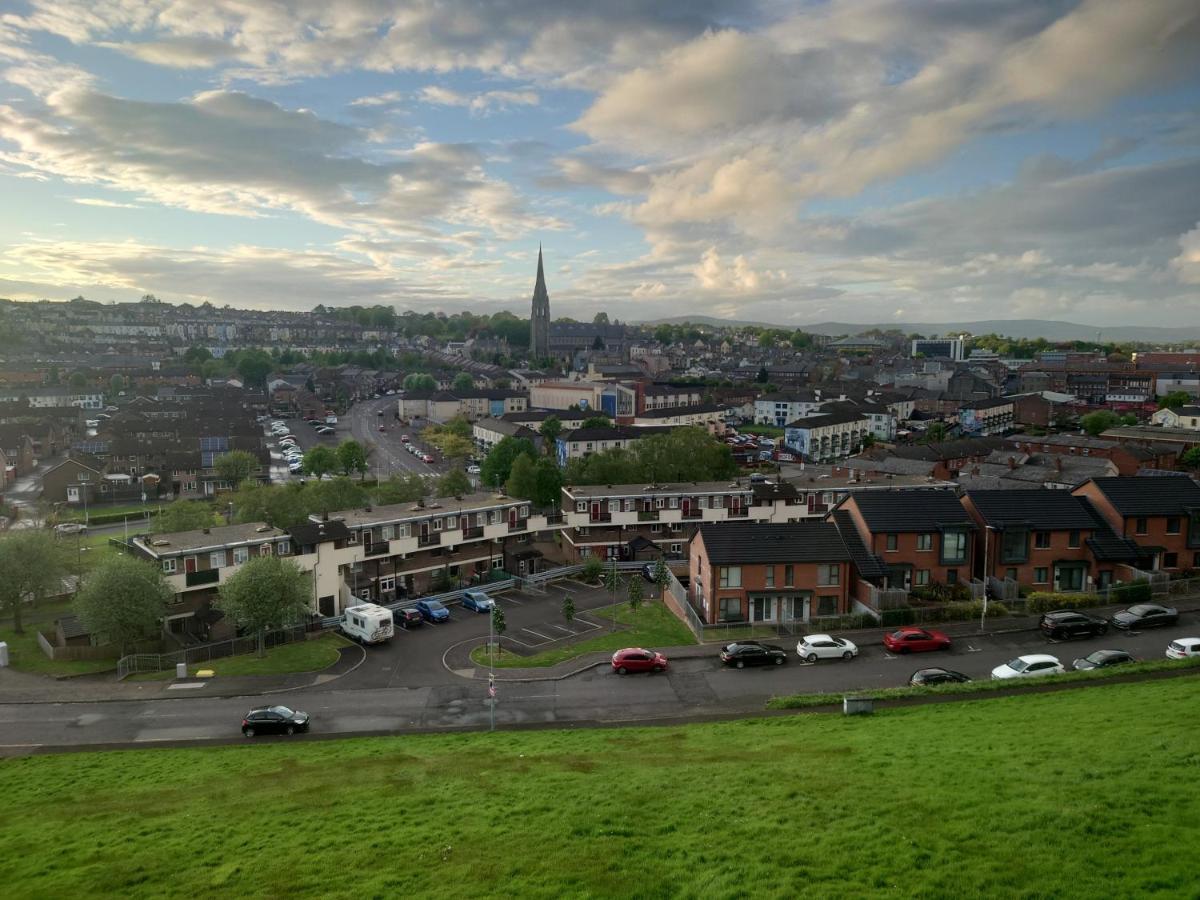 Helens House Derry City Centre Remarkable 3-Bed エクステリア 写真